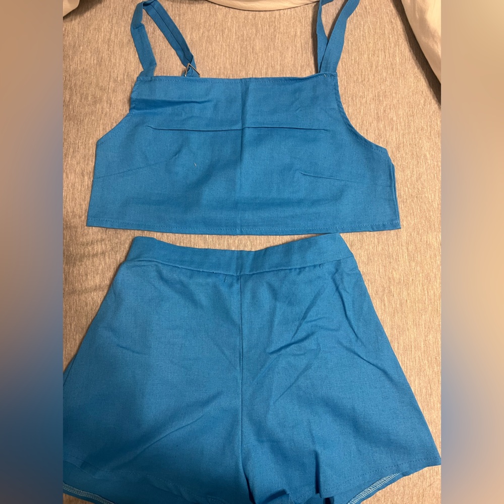 two piece set - Picture 2 of 3